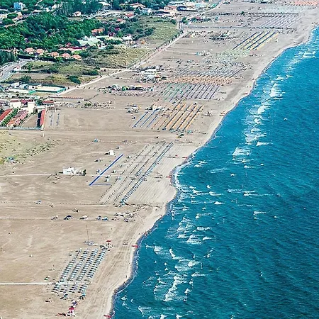 Apartamento Pleasant Seaside Flat In