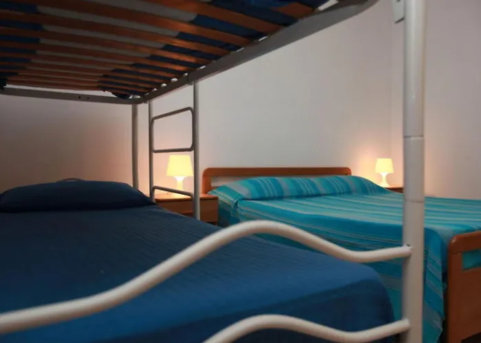 Apartamento Pleasant Seaside Flat In *