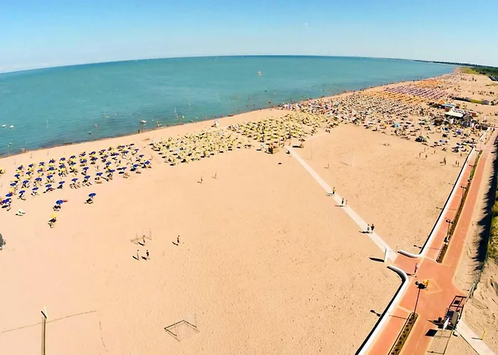 Pleasant Seaside Flat In Apartamento Rosolina Mare