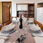 Lejlighed Pleasant Seaside Flat In *