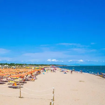 Pleasant Seaside In Rosolina Mare