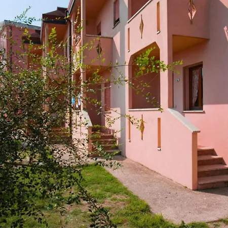 Pleasant Seaside Flat In Διαμέρισμα